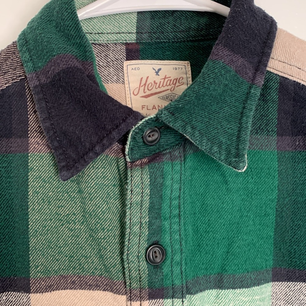 American Eagle Green Button Up Flannel - Picture 5 of 8